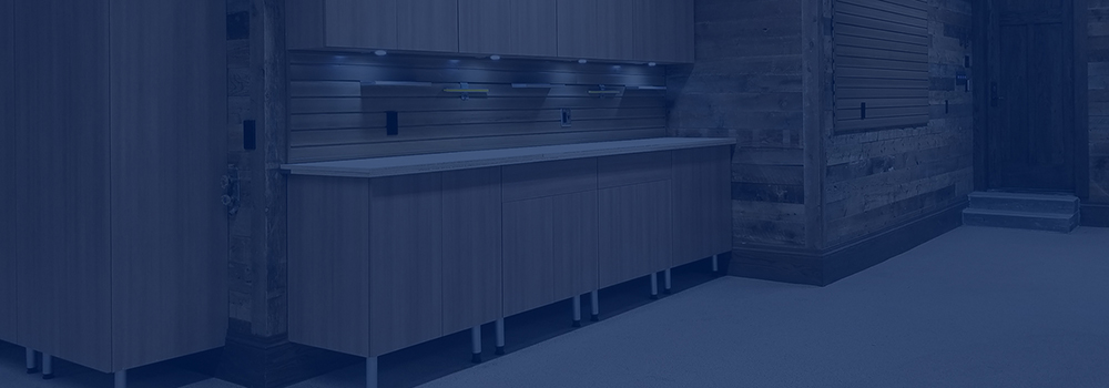 Blue-ligth-brown-cabinets